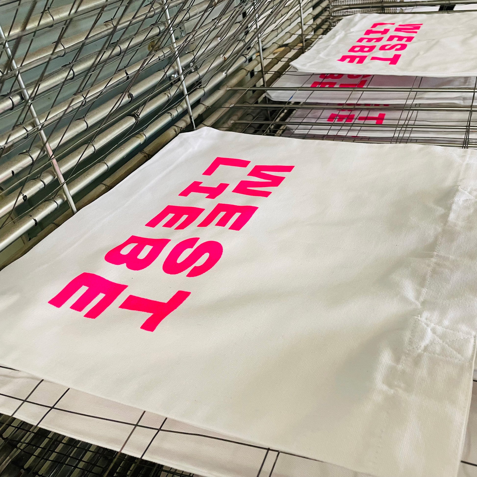 Tasche WEST LIEBE Neon Pink